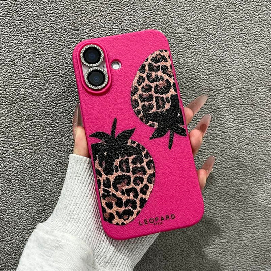 Leopard-Print Strawberry Case for Iphone 17/16/15/14/13 Pro Max. Shockproof and Drop-Resistant Phone Case—The Perfect Gift for Girls.İPhone 17 Pro Max Cases/Iphone 17 Pro Phone Cases/Iphone 16 Pro Max Case.